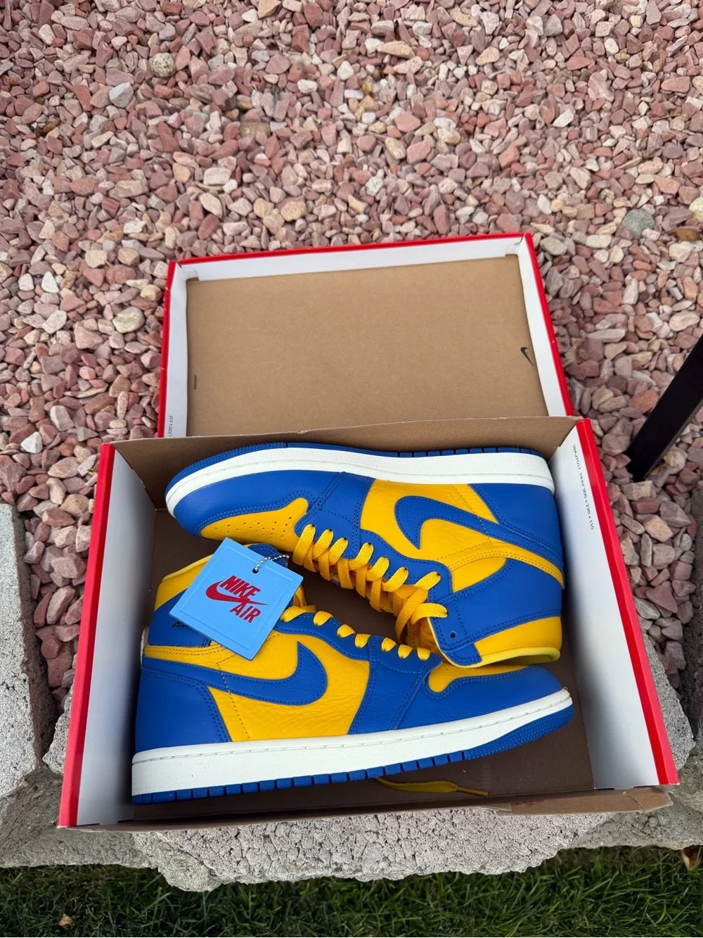Nike Air Jordan 1 Retro Hi OG  Blue & Yellow WMNS Size 9